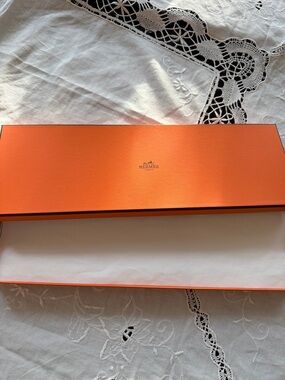Hermès Orange Signature Gift Box
